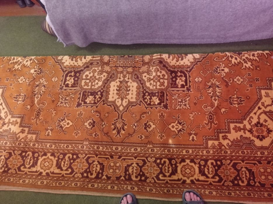 Килим б/у але в гарному стані