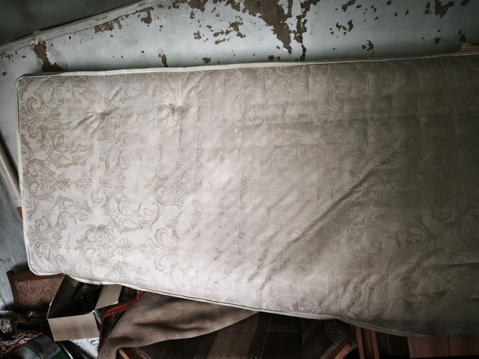 Продам металлическую двухъярусную кровать в хорошем состоянии