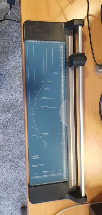 Plotter HP DesignJet T1100 + Guilhotina A3 Staples