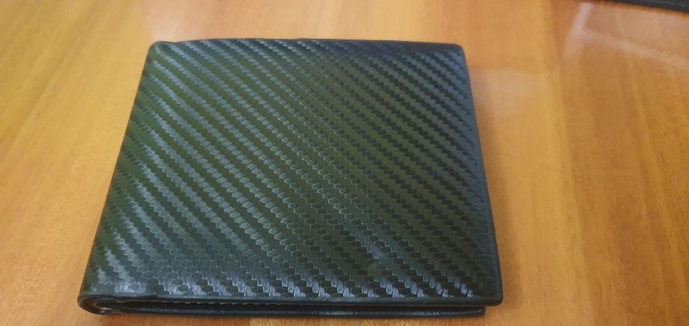 Portfel Ala carbon