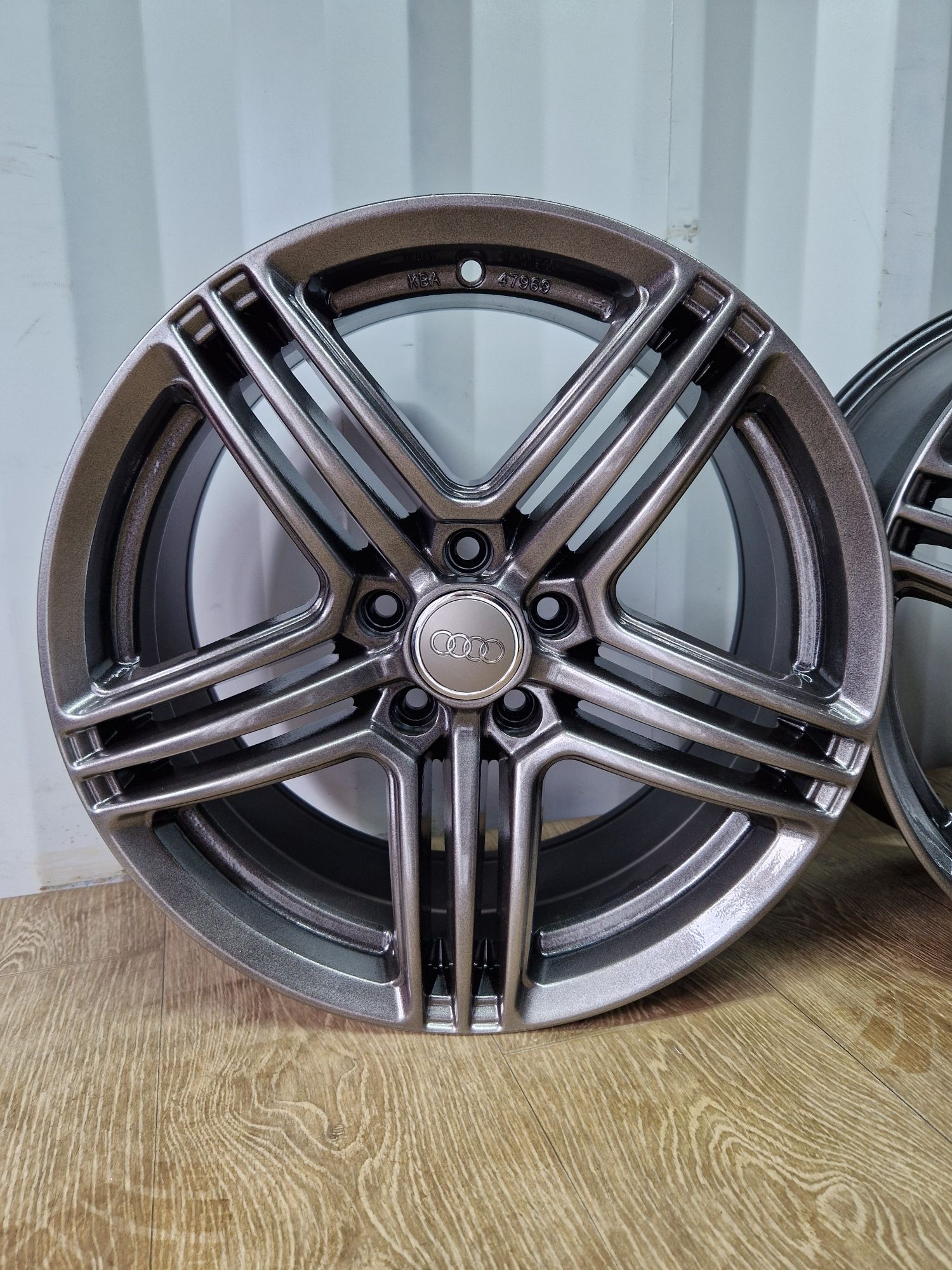 Felgi 18 audi a3 a4 Vw Golf touran passat 5x112 8j et45 os 66.6
