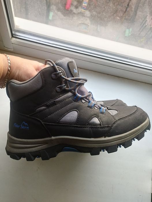 Трекинговые фирменные ботинки