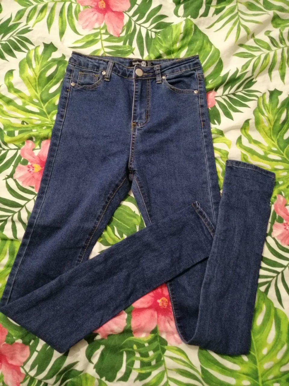 Spodnie damskie jeansy boohoo 34