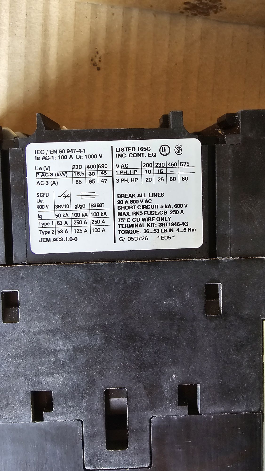 Контактор Siemens 3RT1044-1A. .0