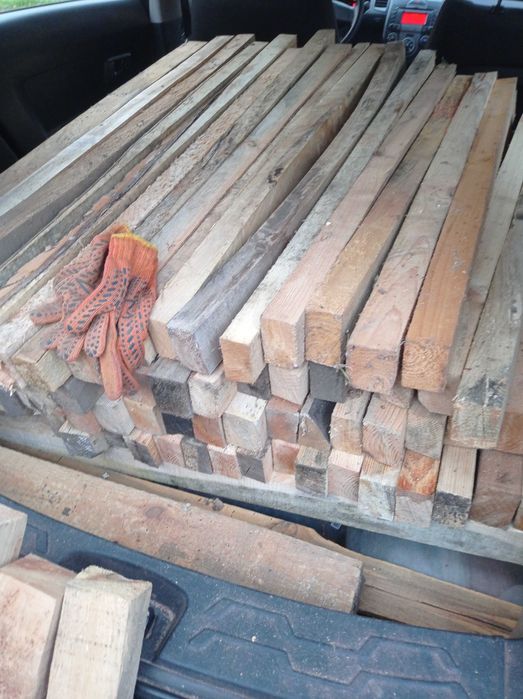 Продаю деревянный брус р-р 60*40 длина 1,1 м цена-30 грн/шт