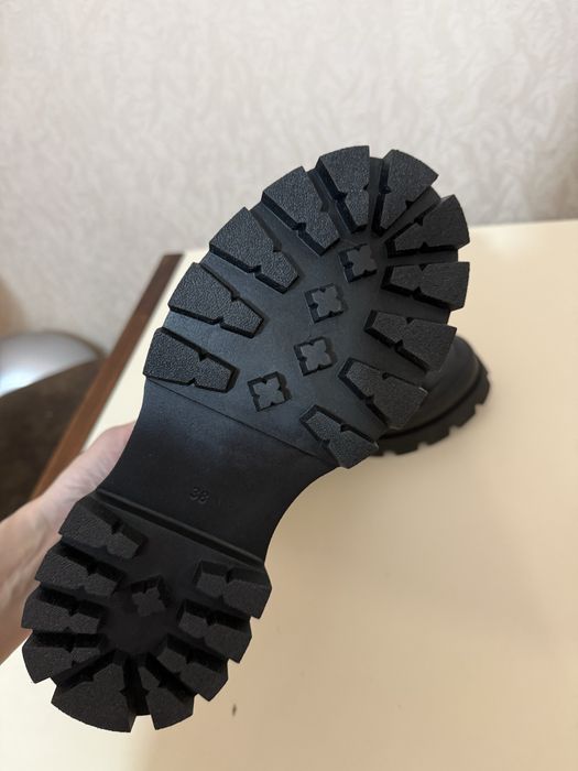 Ботинки , черевики кожа на байке