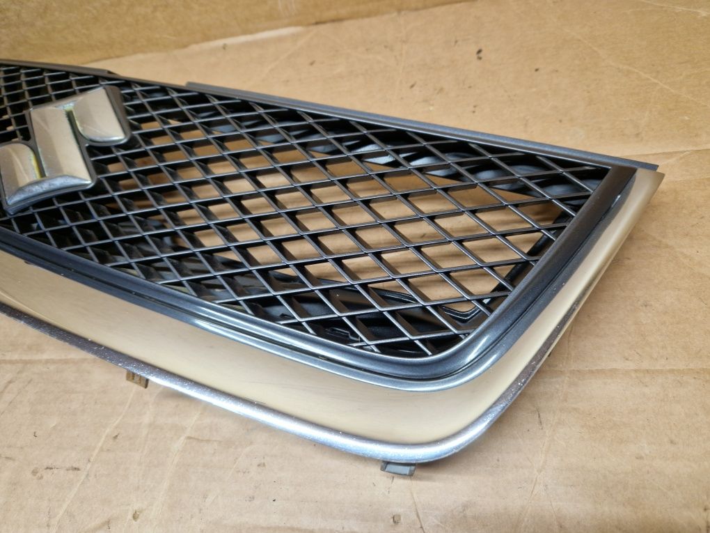 Grill atrapa zderzaka emblemat Suzuki Grand Vitara II kolor ZDL