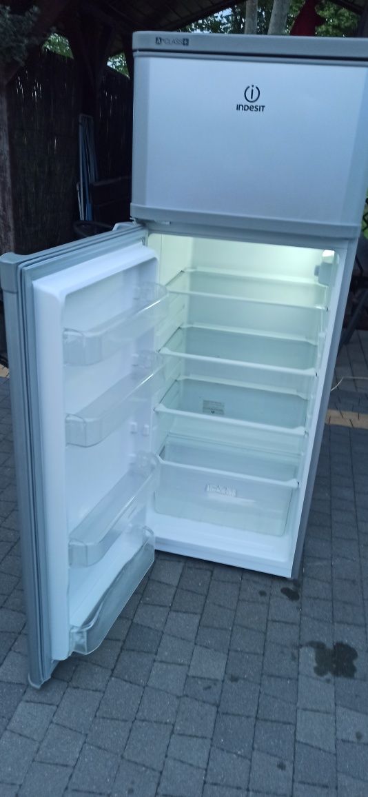 Lodówko-zamrażarka Indesit