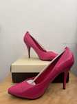 Sapatos de Salto novos 44