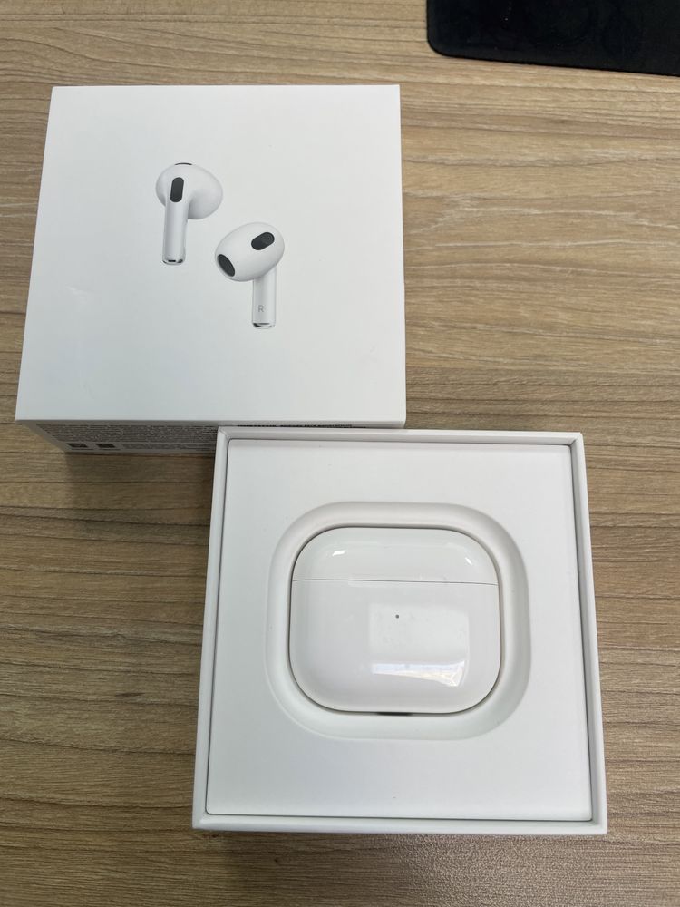 Навушники AirPods 3