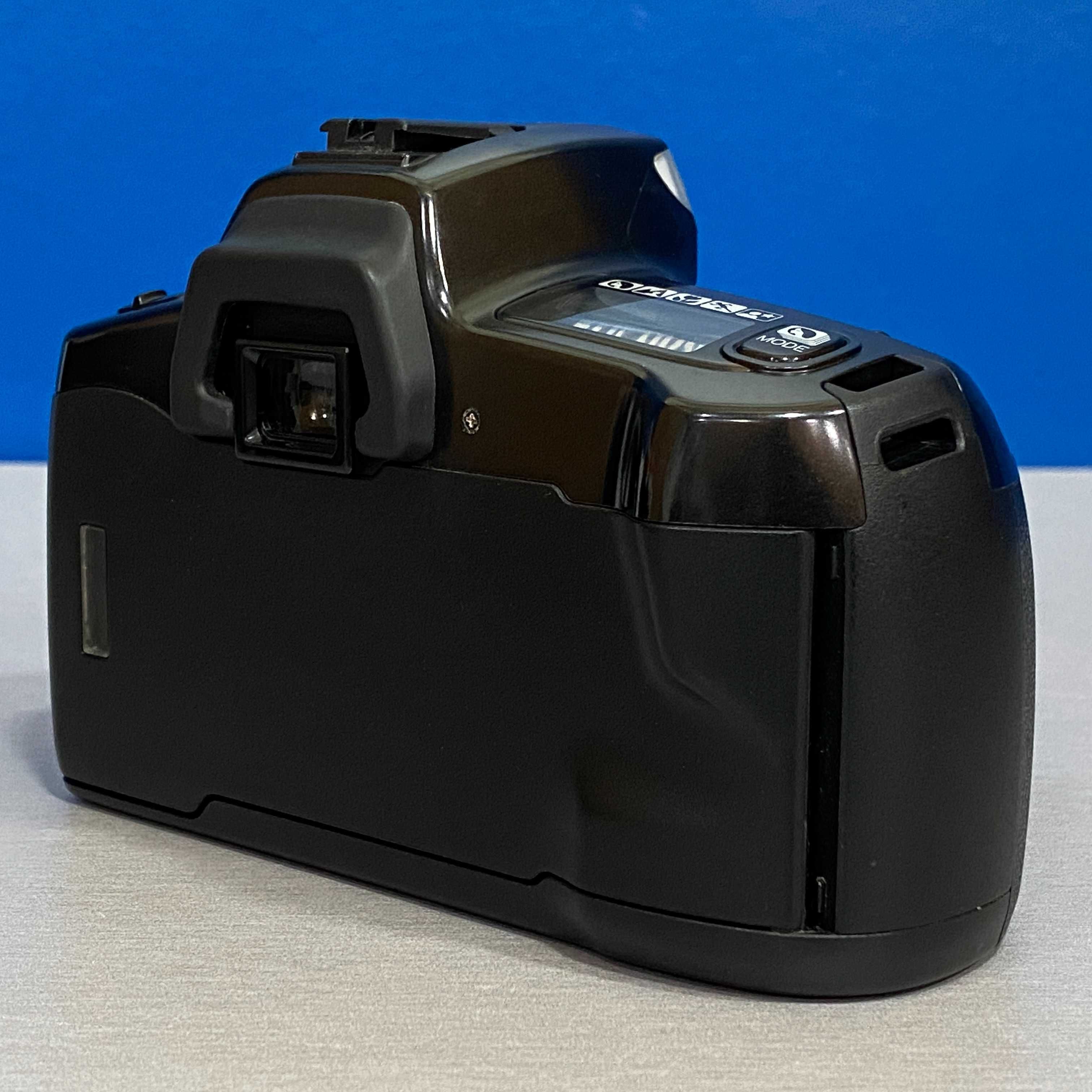 Minolta Dynax 300si + AF Zoom 28-80mm f/4-5.6