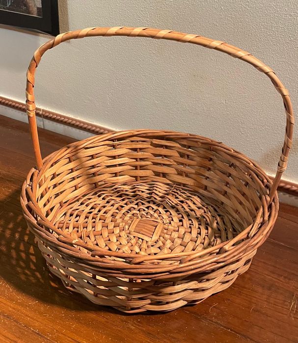 Cesto de vime usado