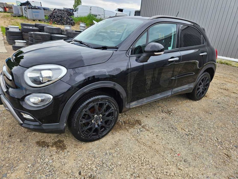 Двері пердні ліві FIAT 500X 2014- дверь левая