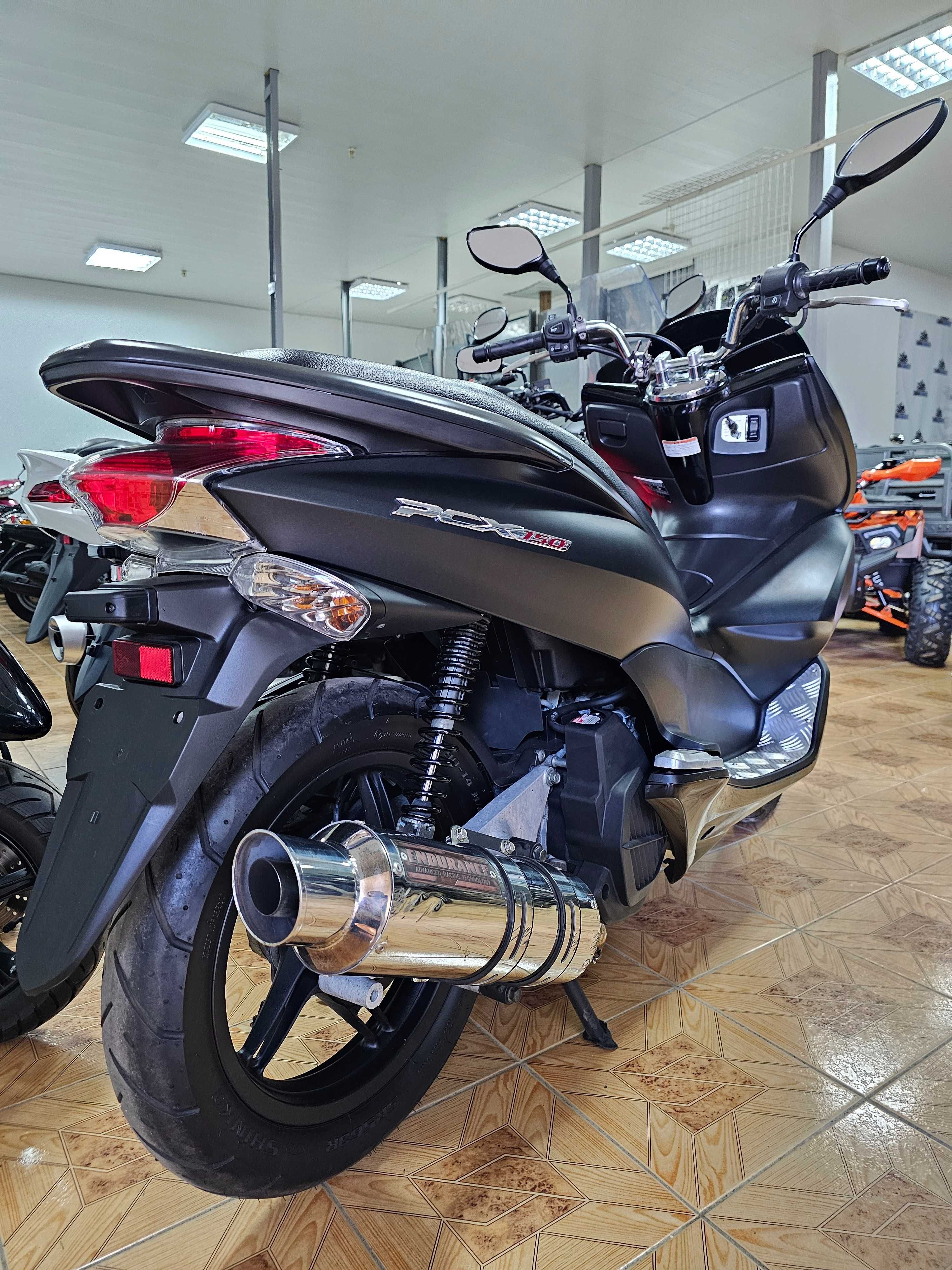 Максіскутер Honda PCX 150