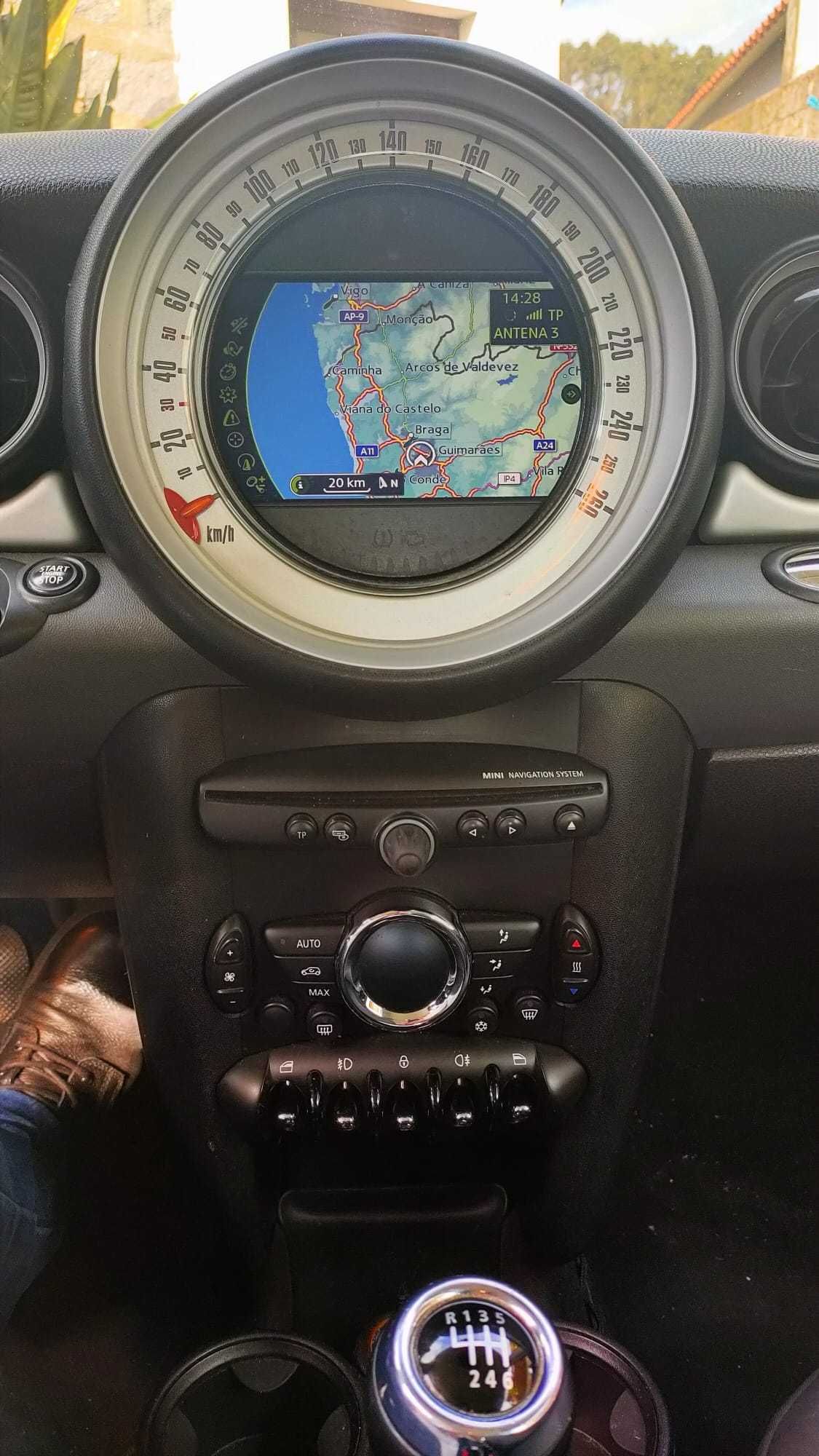 MINI Cooper D 1.6 (2011)
