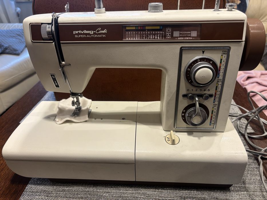 Maszyna do szycia Privileg niemiecka-stan idealny ściegi  owerlokowe