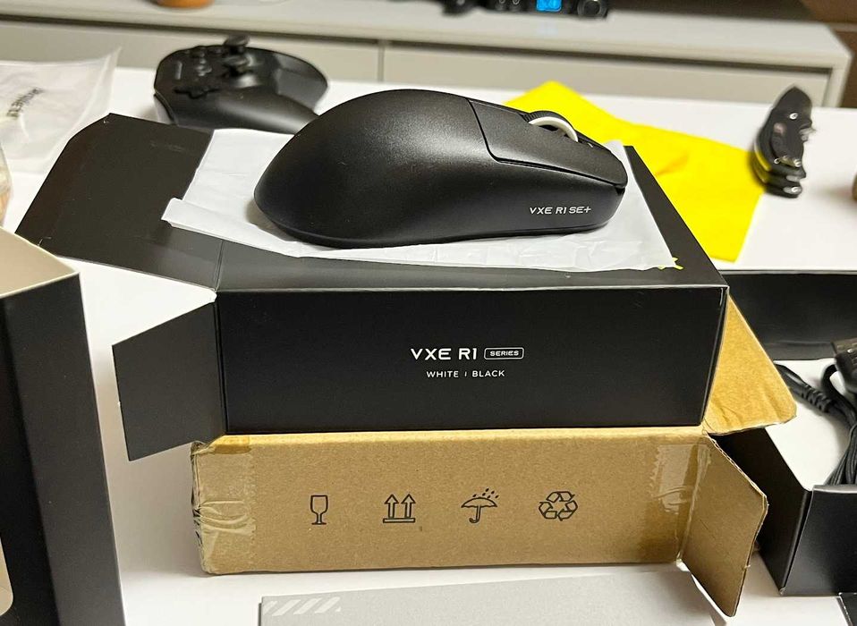 VGN VXE Dragonfly R1 SE+ Black / White