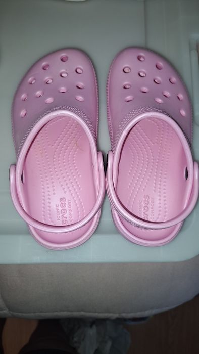 Pack de Crocs em Rosa e Prata