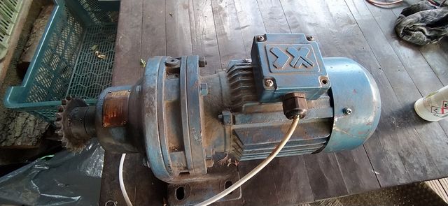 Motoreduktor silnik 1,1 kw