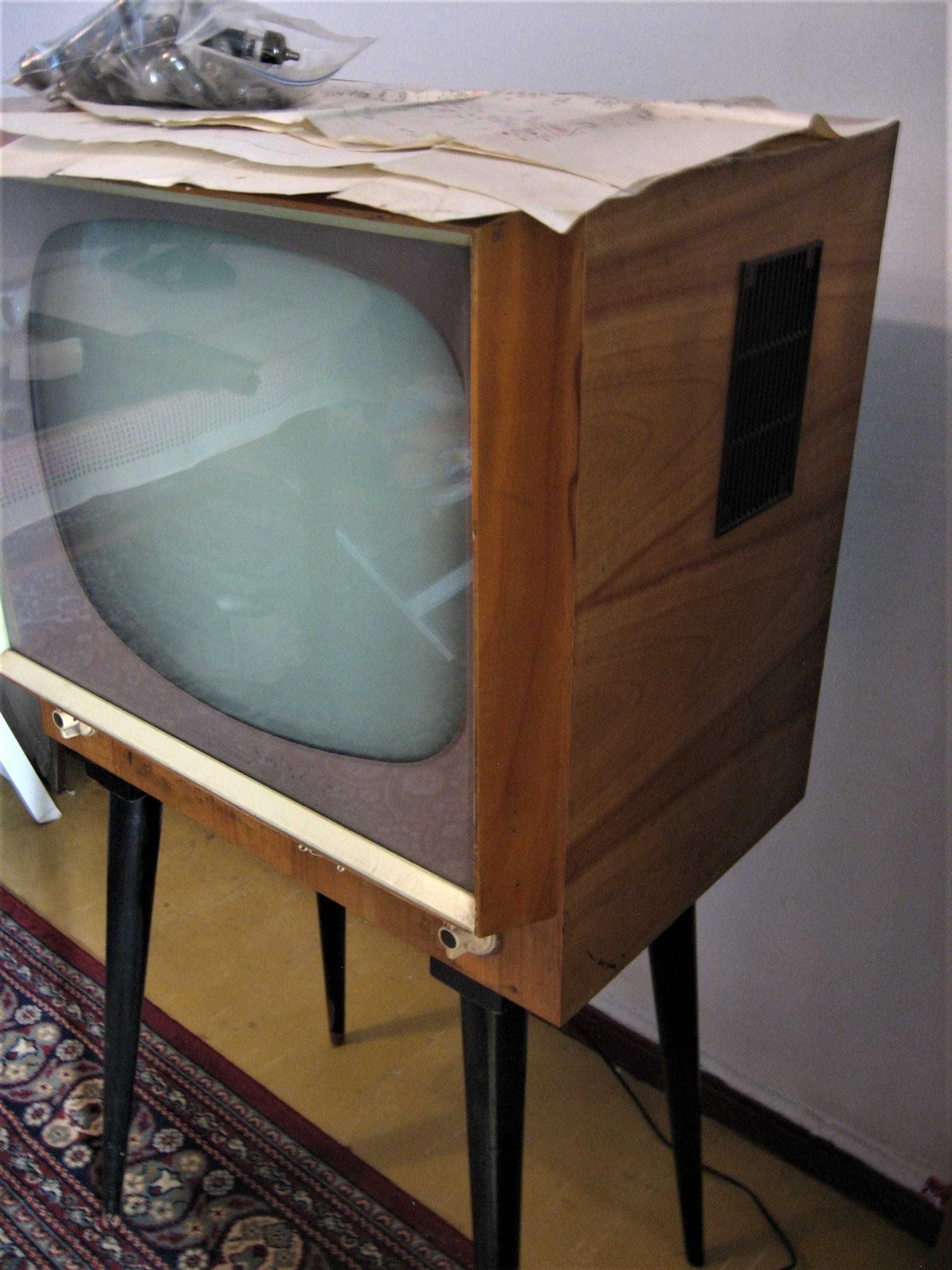 Czar PRL-u: Telewizor Klejnot z 1964 roku
