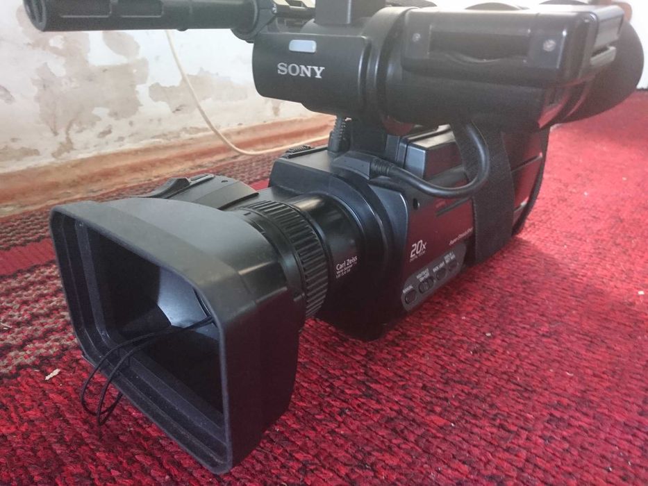 Видеокамера Sony HVR HD 1000