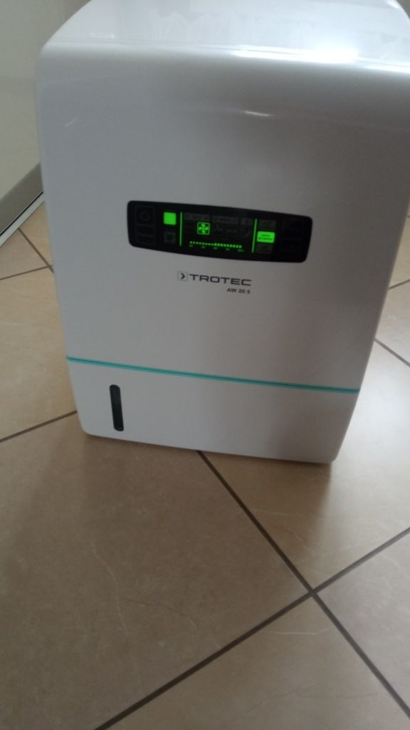 Oczyszczacz powietrza/ nawilżacz powietrza Trotec AW20S