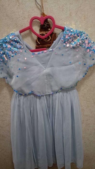 ніжне блакитне плаття паєткі monsoon 7 років.