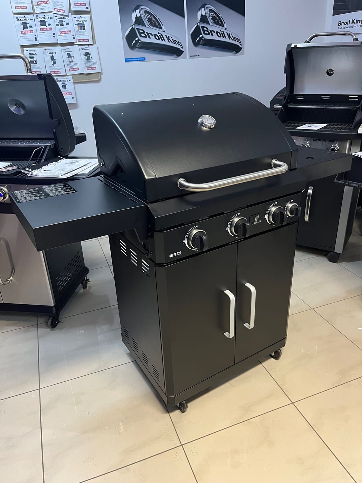 Grill gazowy REXON PTS 3.1 czarny z  kuchenką boczną 01576