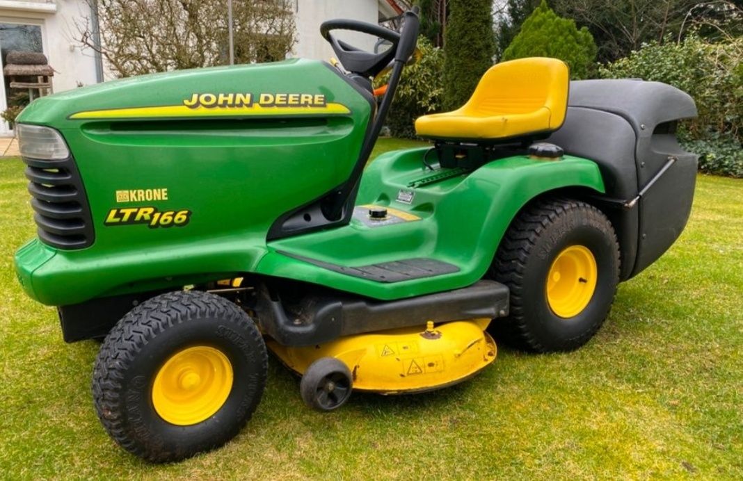 Traktorek kosiarka John Deere LTR  kosz na trawę