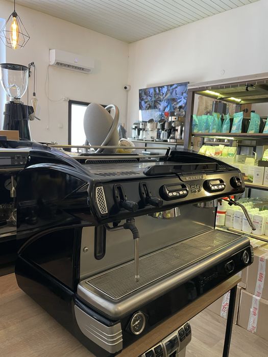 Оренда професійних кавоварок для барів та кафе