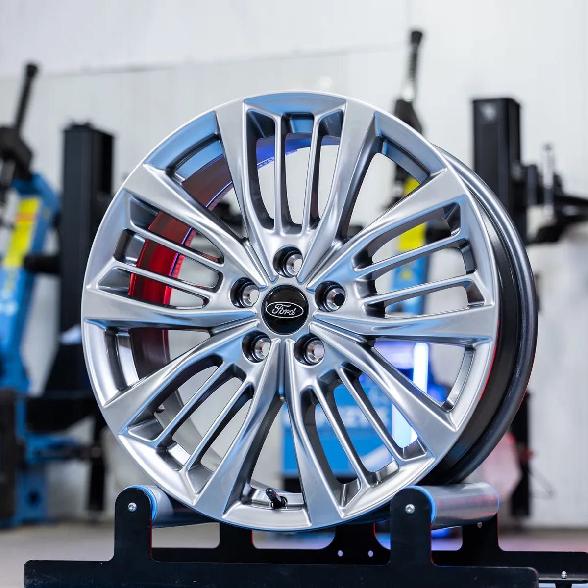 NOWE ORYGINALNE Felgi Ford 18" - Kuga Edge Escape Focus Galaxy Mondeo