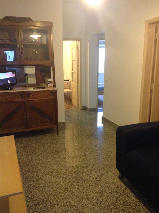 T2 dentro das muralhas às Portas de Avis