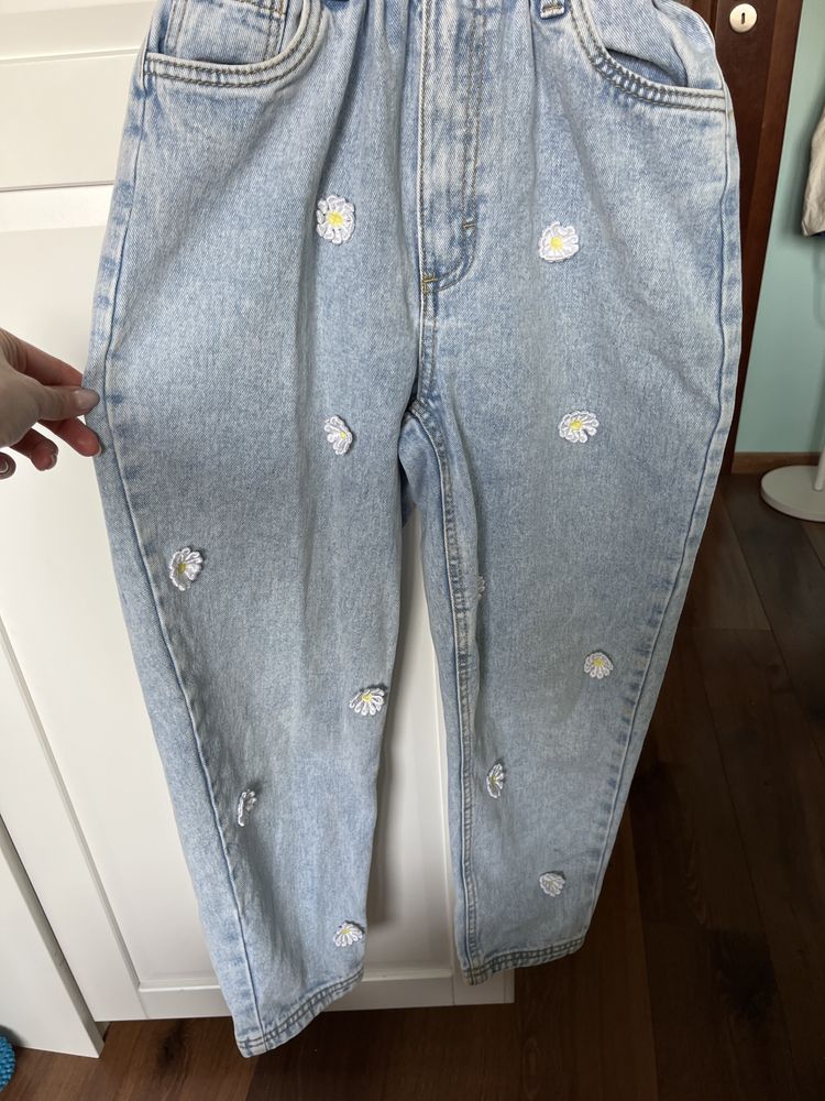 Jeansy w stokrotki , Reserved 152