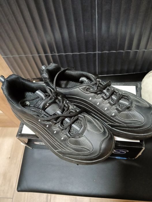 Buty sportowe damskie