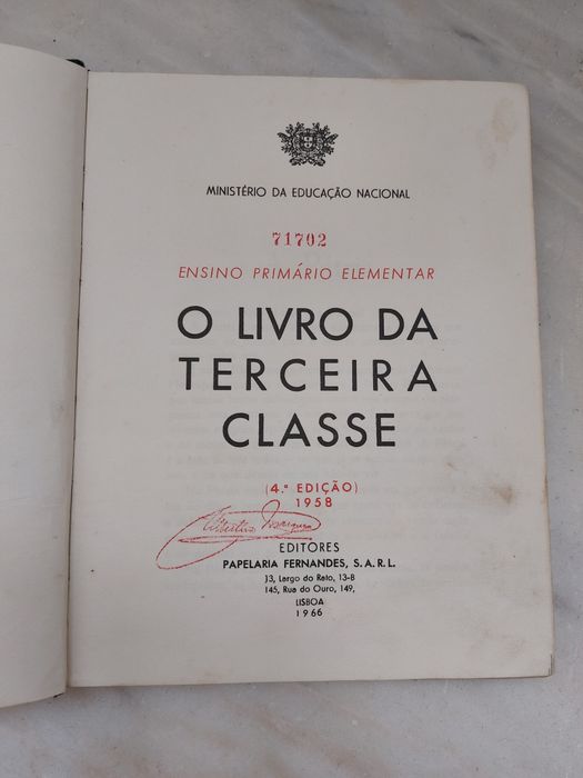 Livro de Leitura da 3ª Classe, 1958, livraria Bertrand 
Ministério da