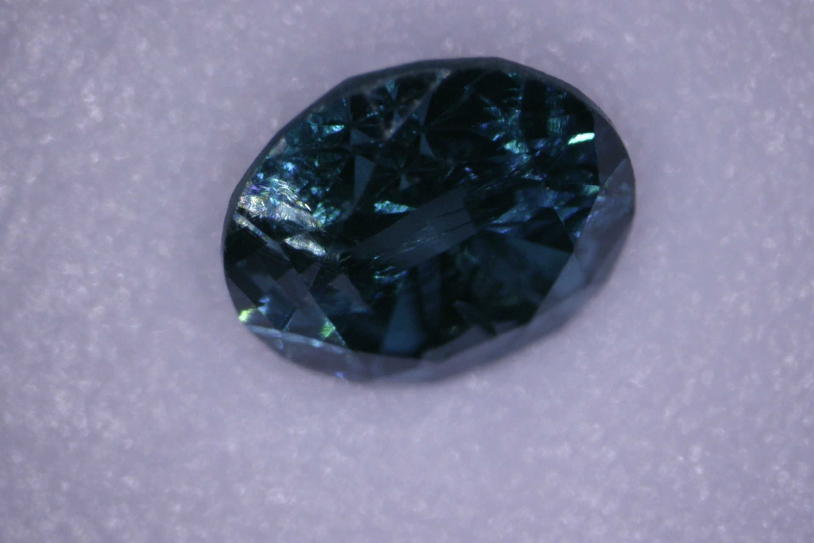 Diament 0.20ct Niebieski Brylant I3