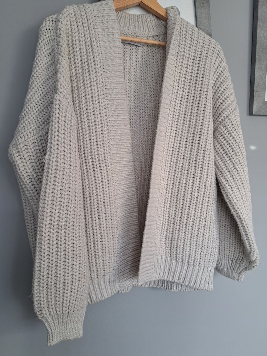 Gruby ciepły sweter damski Reserved