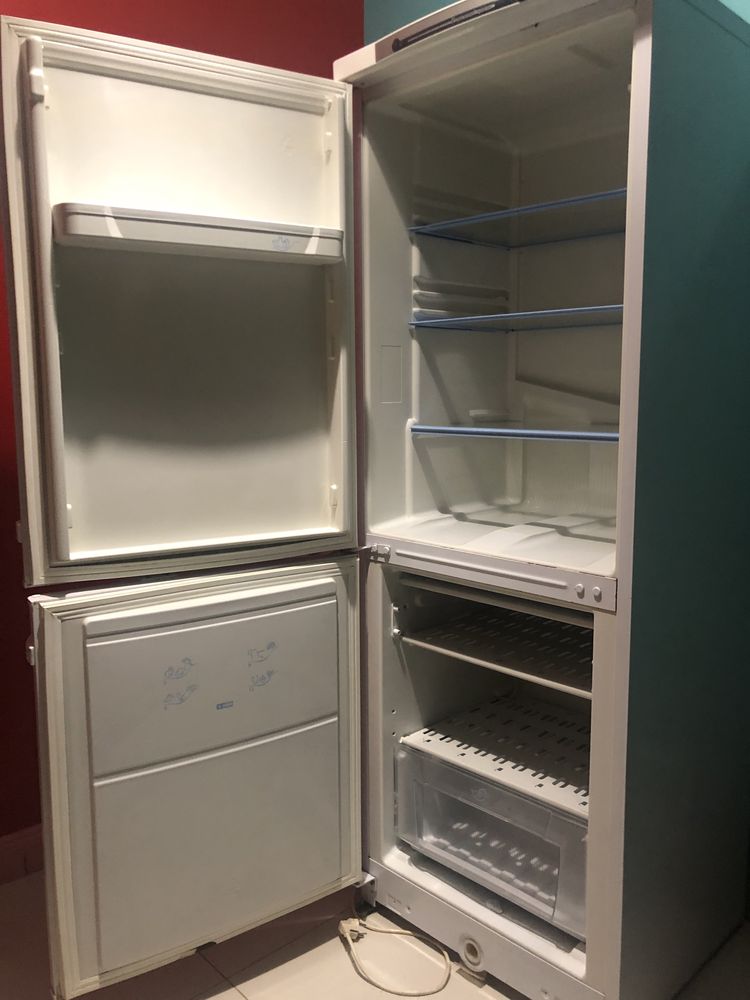 Холодильник indesid