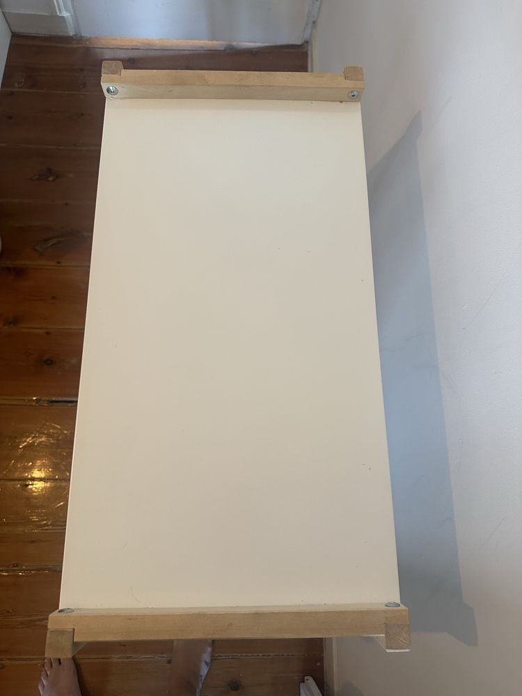 Wooden and White Shelf/ Estante