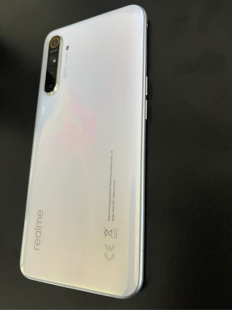 Realme XT 8/128 гарний стан