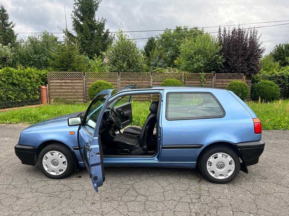 samochód osobowy Golf 3