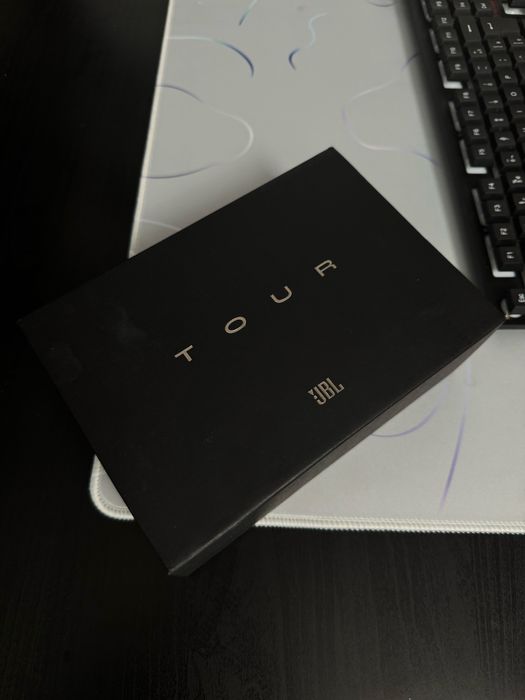 Phones de ouvido sem fio JBL TOUR 3