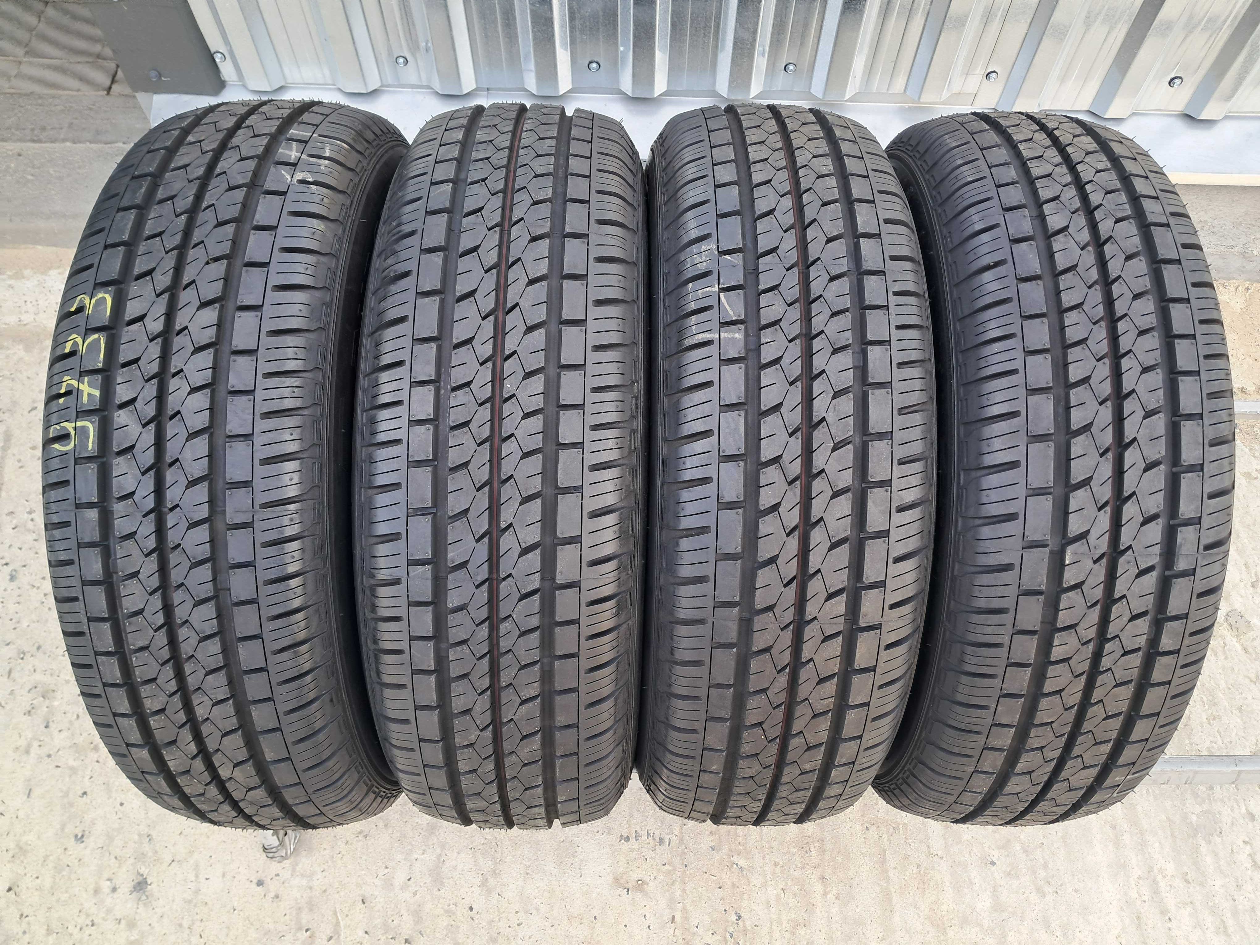 Резина літня, нова, Bridgestone Duravis R410 215\65 R16C (арт.9733)