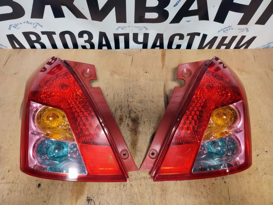 Фонарь задній лівий правий, габарит, стоп Suzuki Swift Sport MK4 2005-