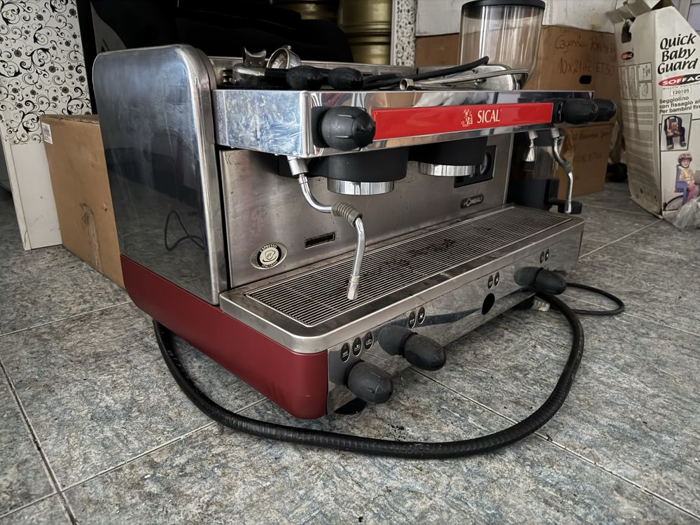 Maquina de Café LaCIMBALI Profissional