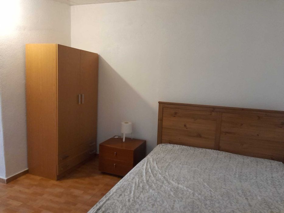 Alugo T1 Terrugem (respostas só por chamada telefónica)