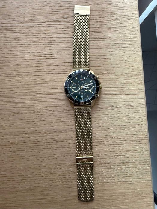 Zegarek Tommy Hilfiger - złoty, stal nierdzewna
