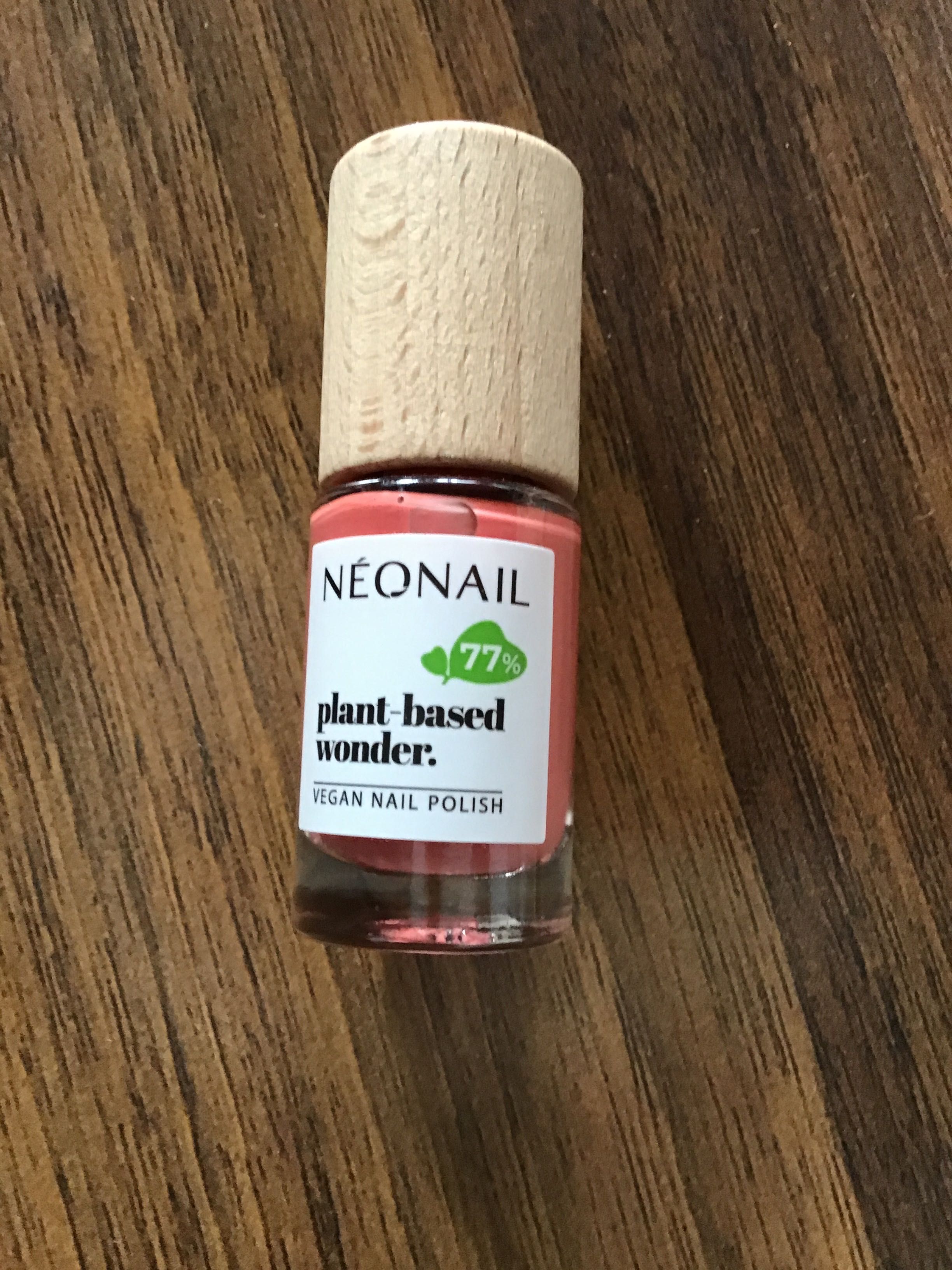 Wegański lakier do paznokci Neonail pure lychee.