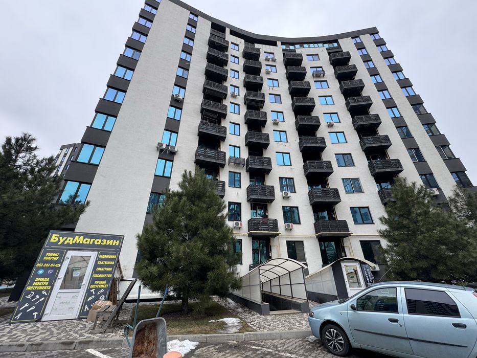 Продам приміщення 128м2 на центральній алеї ЖК Уютний квартал, без %