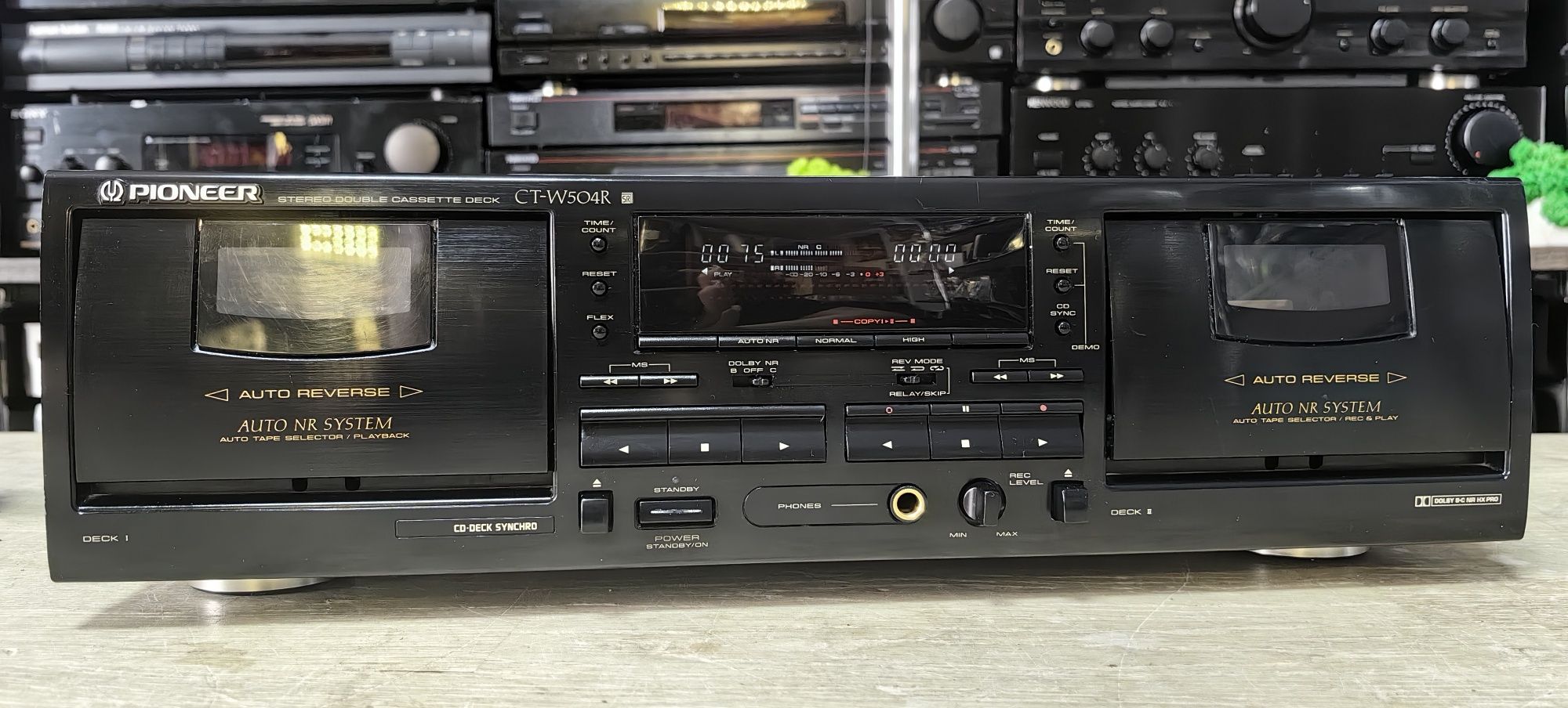Касетний програвач Pioneer CT-W504